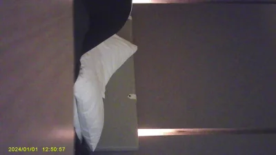 妹子迫不及待脱我裤子