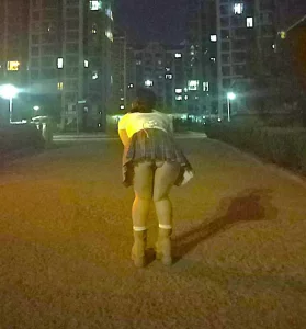 常规开门啪啪小旅馆隔壁正退房